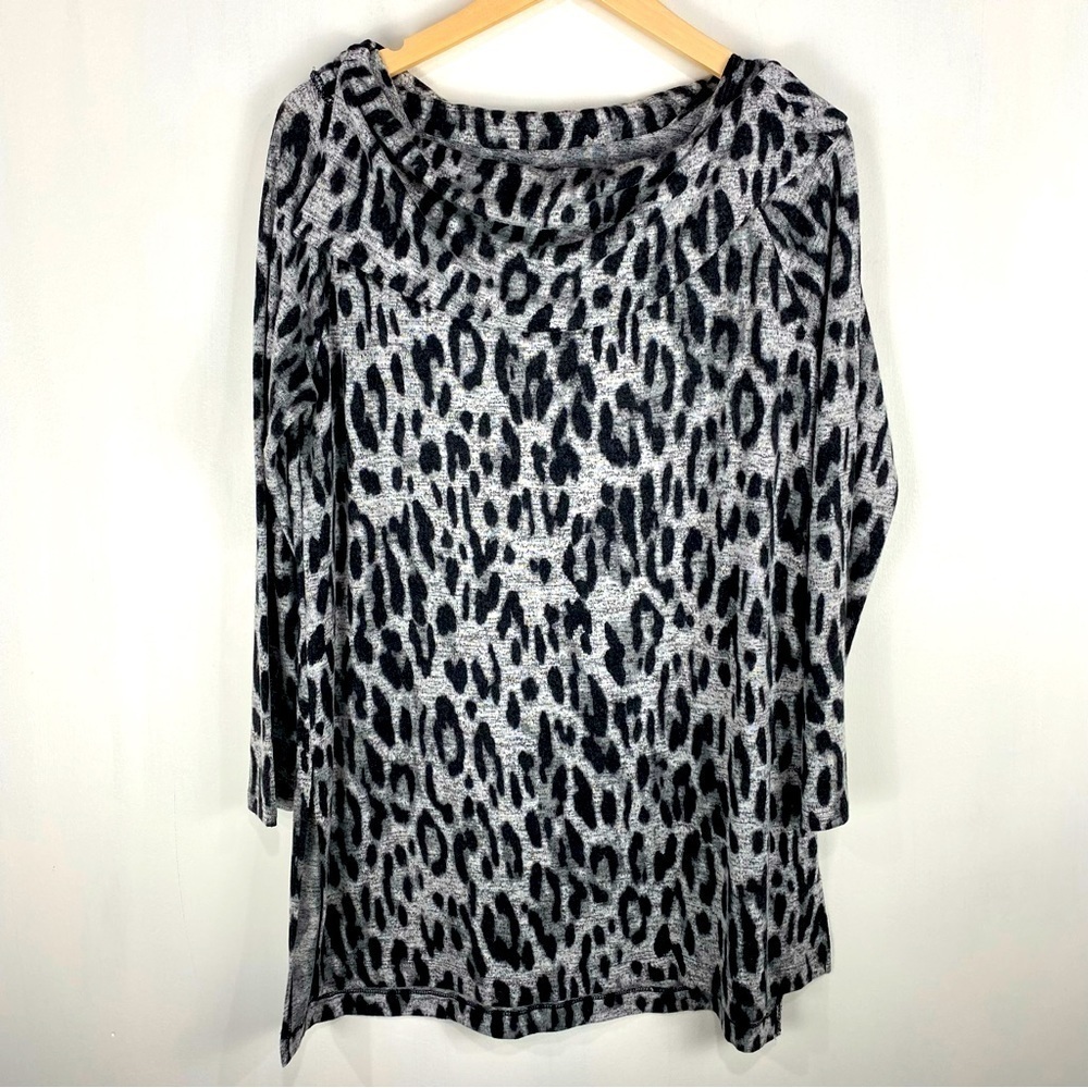 Chico's Snow Leopard Print Pullover Cowl Neck Sweater Shirt Top Size 1 (NWOT)
